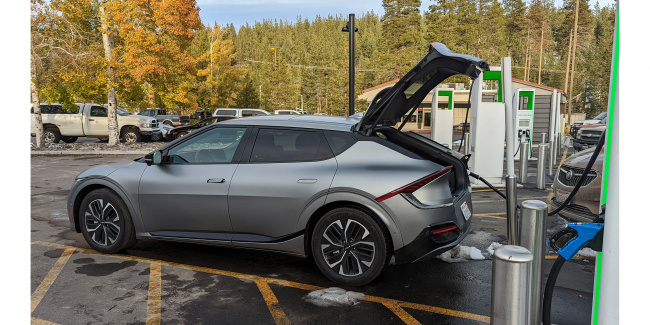 , kia ev6 conquers a real-world, cold-weather mountain road trip