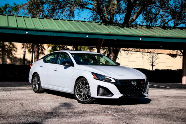 video, test drive, engine, driven: the 2023 nissan altima does its best to shed rental car image