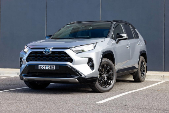 toyota, hilux, car news, vfacts, vfacts 2022: toyota hilux on top with record sales
