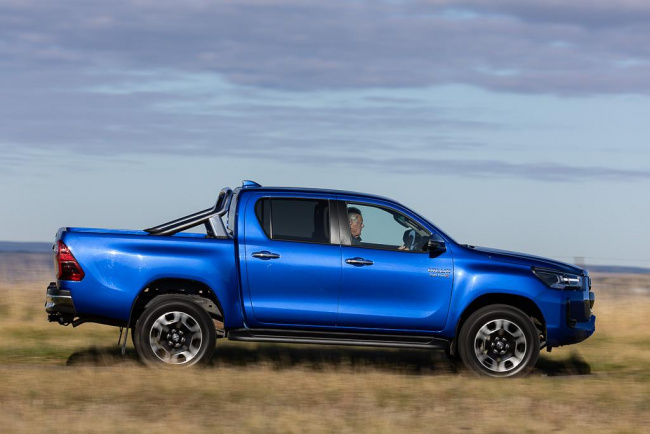 toyota, hilux, car news, vfacts, vfacts 2022: toyota hilux on top with record sales