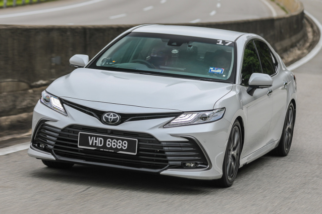 topgear malaysia, topgear, car magazine, the world's greatest car website, top gear, toyota, toyota sells more than 100,000 new vehicles in 2022, grabs no.1 non-national spot