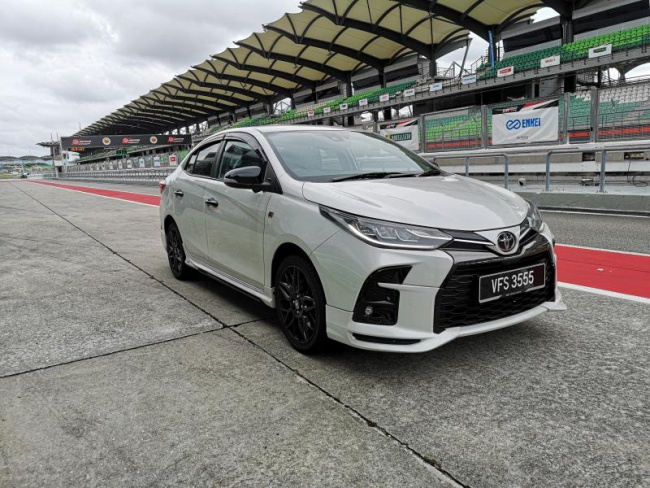 autos toyota, toyota stays top non-national auto brand in 2022
