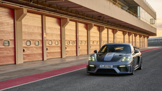 porsche 718 cayman gt4 rs and taycan gts: performance duo unleashed