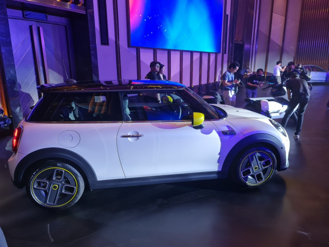 autos mini, mini electric updated for 2023, priced from rm199k