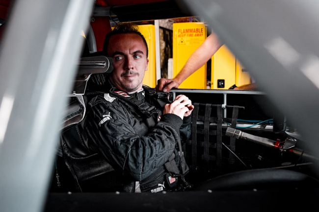 movies & tv, frankie muniz is now a full-time nascar driver
