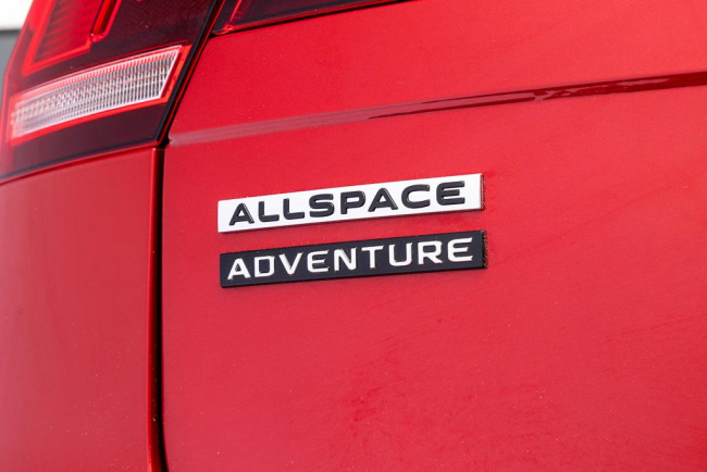 volkswagen, tiguan, car reviews, family cars, volkswagen tiguan allspace adventure 2023 review
