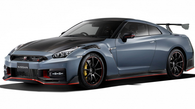 updated nissan gt-r revealed, but where is the new one?