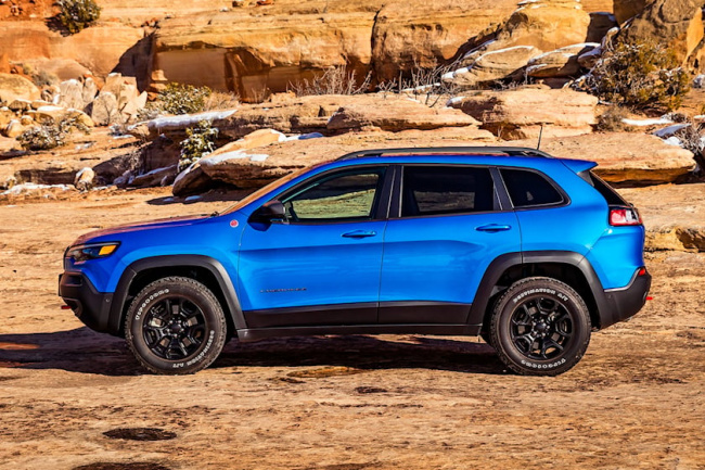 rumor, industry news, 2023 jeep cherokee no longer available with v6 engine