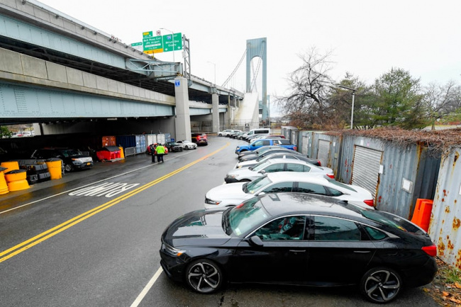 offbeat, industry news, new york toll officers bust 21 offenders in one day with $400k in unpaid tolls