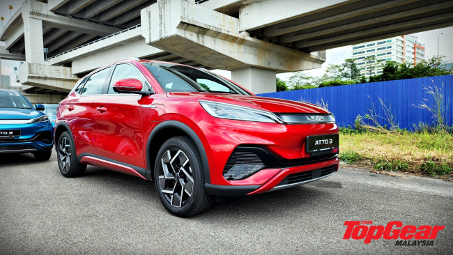 topgear malaysia, topgear, car magazine, the world's greatest car website, top gear, byd, atto 3, byd atto 3, byd malaysia, sime darby motors, first 100 units of byd atto 3 ev delivered to owners