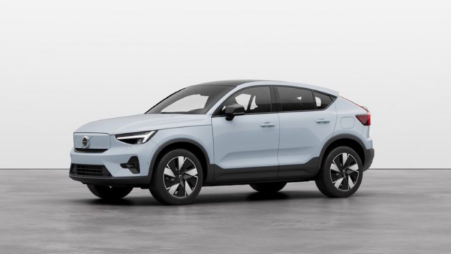 refreshed volvo c40 and xc40 evs get more range and faster charging