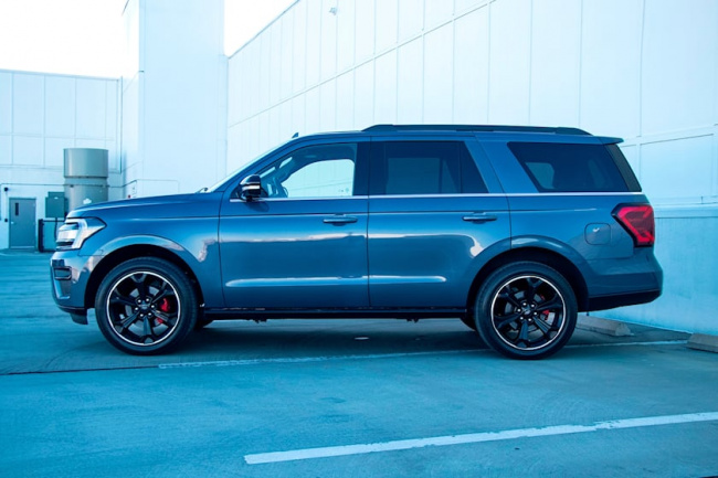 test drive, driven: the 2023 ford expedition stealth edition is a three-row muscle car