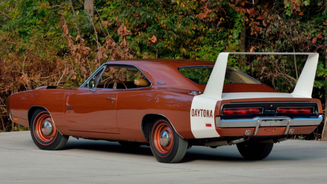 news, muscle, american, newsletter, handpicked, sports, classic, client, modern classic, europe, features, luxury, trucks, celebrity, off-road, exotic, asian, 1969 dodge hemi daytona sells for $1.3 million