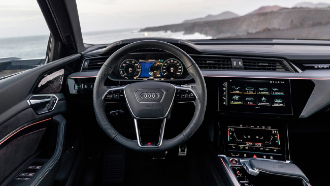 Audi SQ8 e-tron Sportback - dash