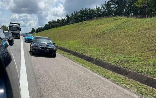 autos news, jpj: more than 100 vehicles seen driving on nse emergency lanes over four hours