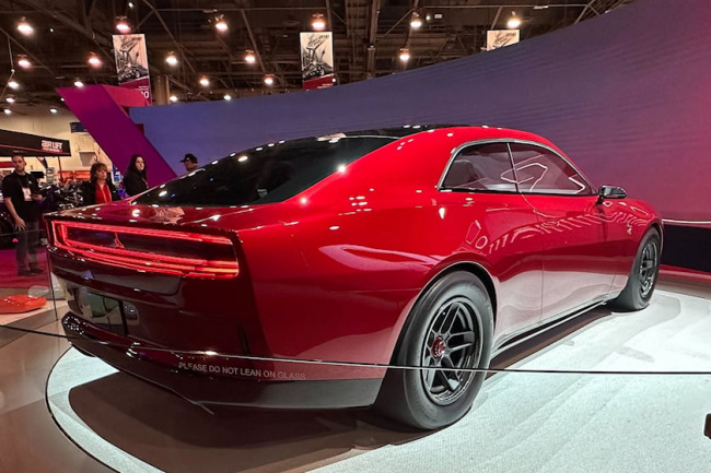 muscle cars, industry news, canada's minivan plant could build next-generation dodge charger and challenger