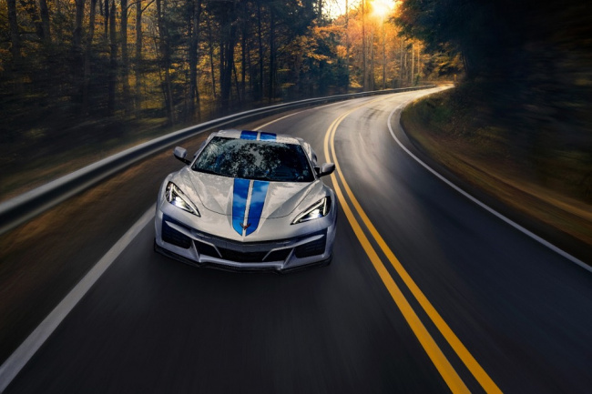 corvette, chevrolet corvette, chevrolet, gm explains why new e-ray is a hybrid and not an all-electric car