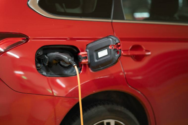 types of chargers, charging ev in india, evs in india, ev charging in india, charging architecture in india, ev charging stations in india, india evs, , overdrive, different types of ev chargers available in india