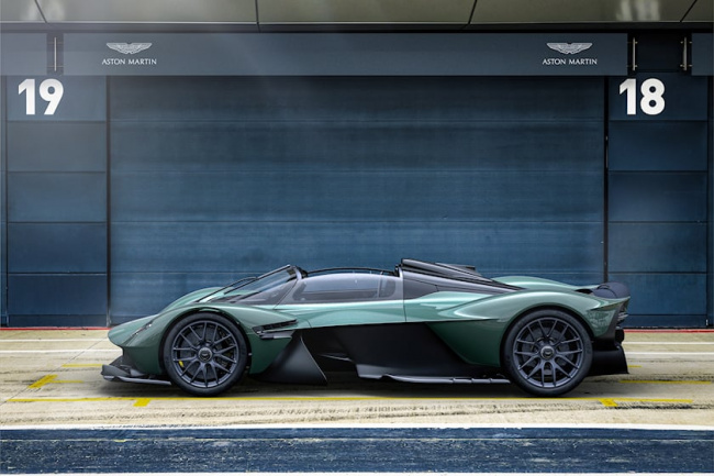 supercars, sports cars, aston martin valkyrie owners have to rebuild their transmissions every 31,000 miles