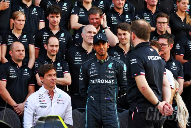 “people have cried” - lewis hamilton recalls “hardest year” for mercedes in 2022