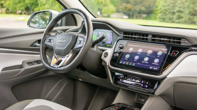 2022 Chevrolet Bolt EUV interior