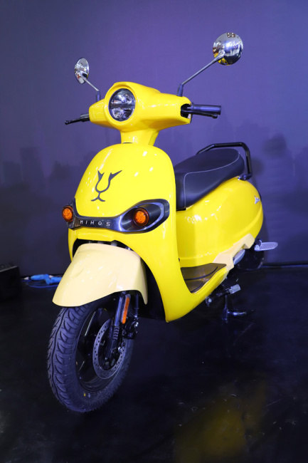auto expo 2023, joy e-bike at auto expo 2023, joy e-bike mihos launched, electric bikes, joy e-bike mihos features, joy e-bike mihos specifications, joy e-bike mihos range, joy e-bike mihos images, joy e-bike mihos photos, joy e-bike mihos features, joy e-bike  mihos price in india, electric bikes at auto expo 2023, auto expo 2023, joy e-bike at auto expo 2023, joy e-bike mihos launched, electric bikes, joy e-bike mihos features, joy e-bike mihos specifications, joy e-bike mihos range, joy e-bike mihos images, joy e-bike mihos photos, joy e-bike mihos features, joy e-bike  mihos price in india, electric bikes at auto expo 2023, auto expo 2023: joy e-bike mihos electric scooter launched at rs 1.49 lakh - 100km range