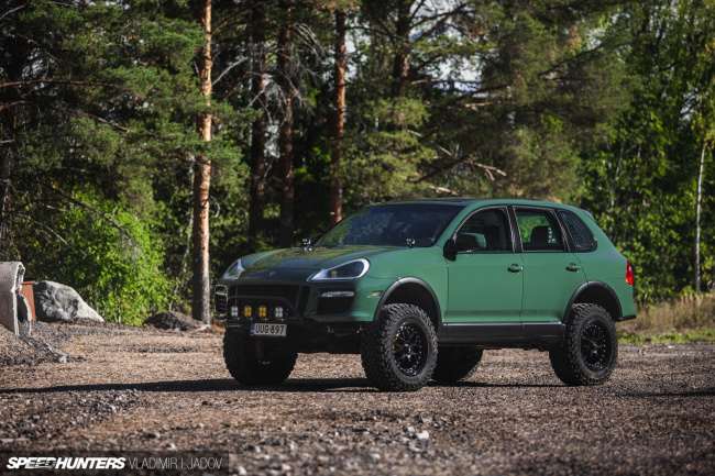 speedhooked, speed hooked, roni collin, porsche cayenne, porsche 911, porsche, off-road, finland, cayenne, car spotlight, a lifted porsche cayenne turbo with a racing vibe