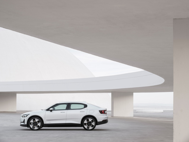 polestar 2 updated, facelifted car has more performance and range