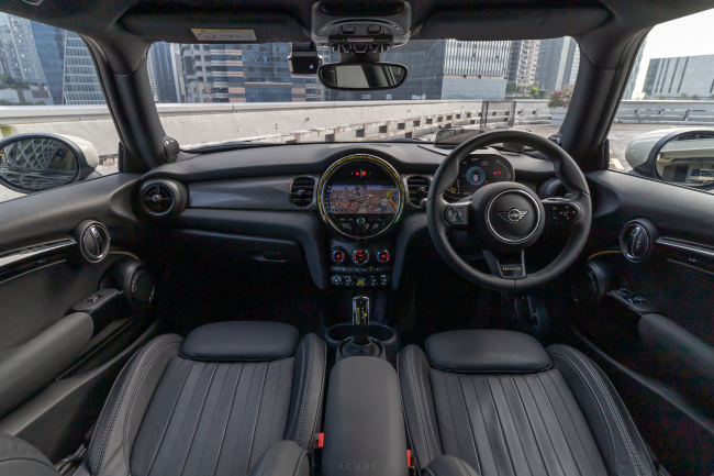 mreview: 2022 mini cooper electric resolute edition - one conflicted cooper