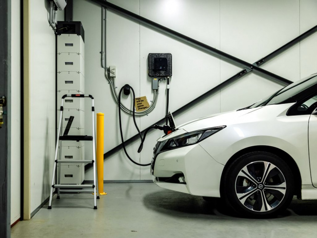 Nissan vehicle-to-grid system charges into Oz