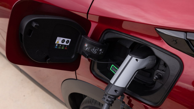electric cars, 3 e-tense suv, small suvs, ds 3 e-tense suv review