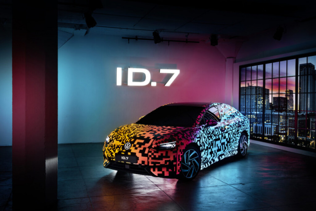 volkswagen previews all-electric id 7 sedan with up to 700km of range