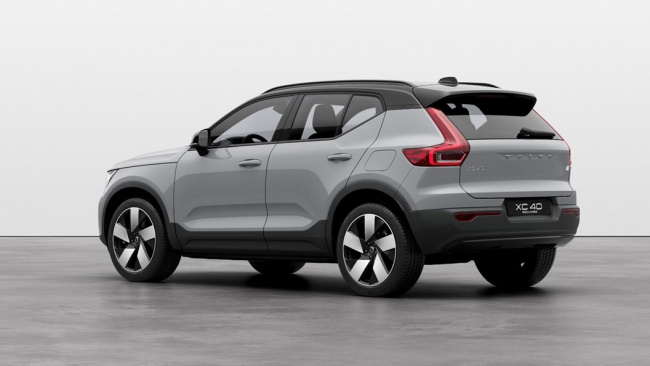 Volvo XC40 Recharge electric SUV 2023 update, rear view, grey