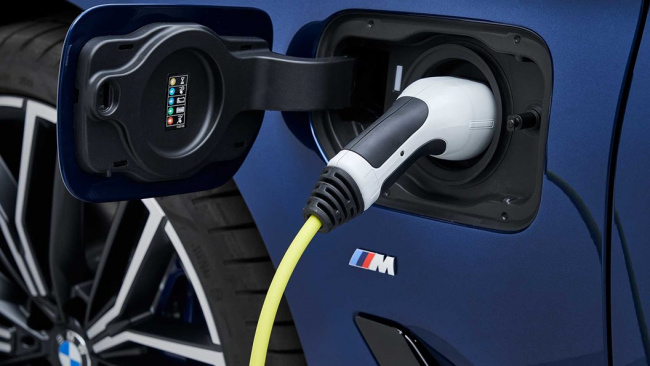 Three plug-in hybrid (PHEV) BMW 5-series due in 2023