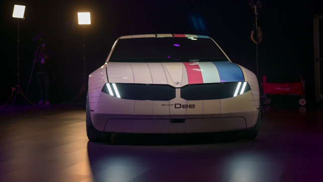BMW i Vision Dee: concept previews 2025 Neue Klasse