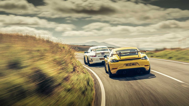 A dozen years separate these two great Porsches