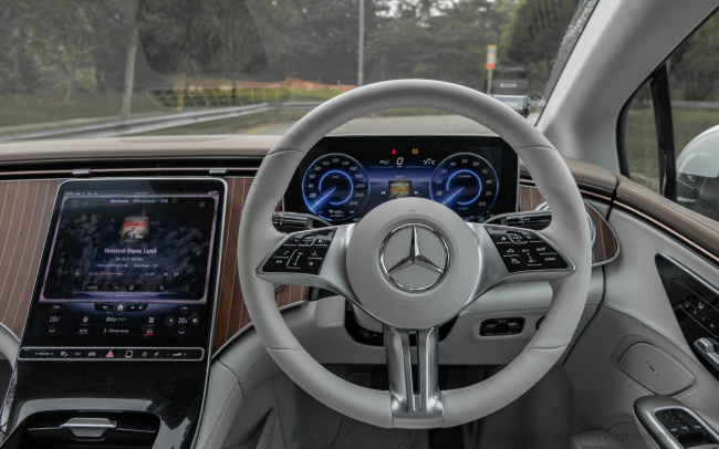 mreview: mercedes-benz eqe 350+ amg line - not your grandfather's benz