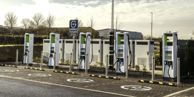 charging infrastructure, electric super hub, wiltshire, gridserve opens super hub in wiltshire near stonehenge