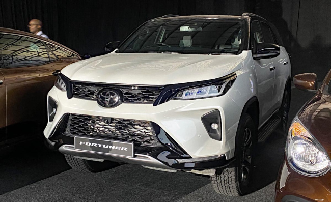 electric vehicles, hybrid cars, lexus, lexus nx, lexus rx, lexus ux, toyota, toyota fortuner, toyota urban cruiser, toyota vitz, new toyota cars coming to south africa this year