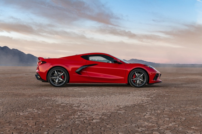 chevrolet, consumer reports, corvette, porsche, 1 american sports car is more satisfying to drive than the porsche 911