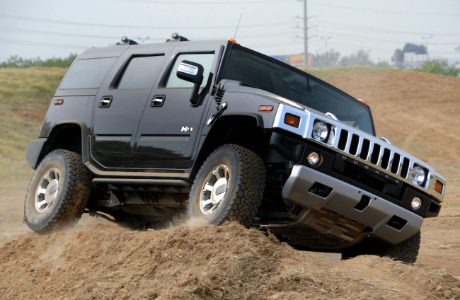cars, consumer reports, what kind of terrain and tracks does consumer reports test cars on?
