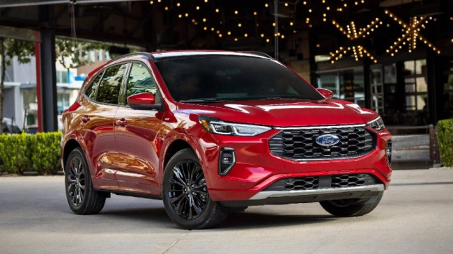 escape, ford, small midsize and large suv models, cheapest new ford suv is even better in 2023