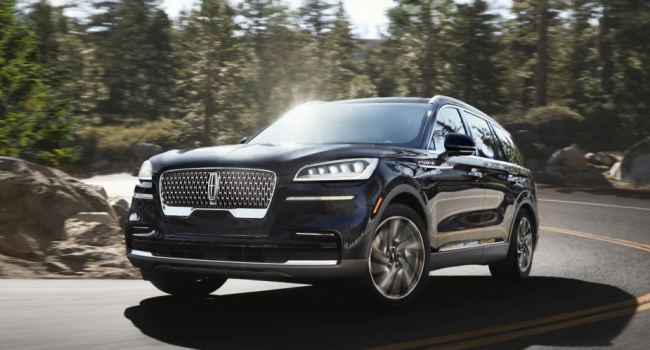 aviator, lincoln, small midsize and large suv models, is the 2023 lincoln aviator better than the 2022 model?