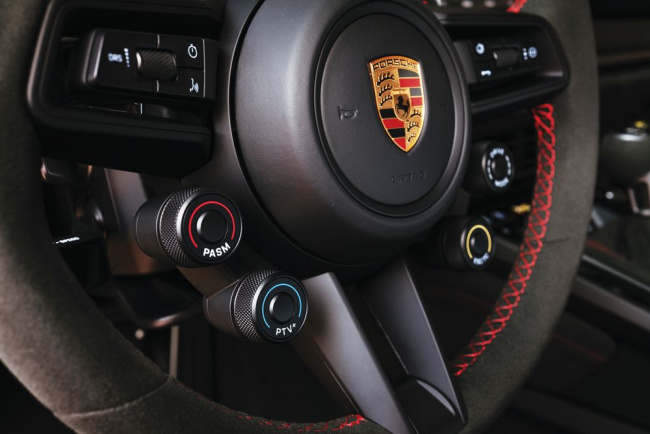 The Porsche 911 GT3 RS Does Things No Road Car Should Be Able to Do