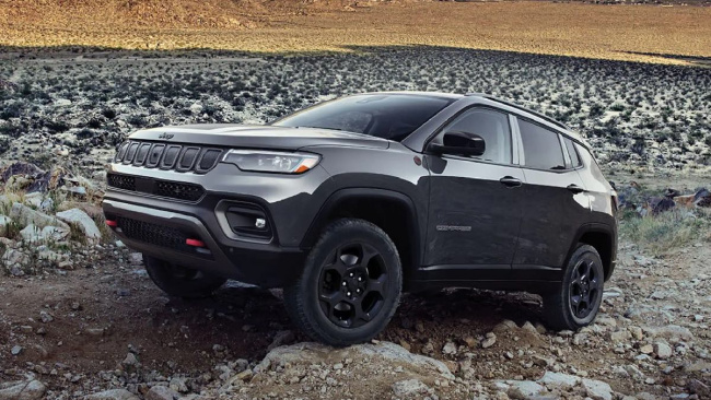 compass, jeep, only 1 type of buyer should even consider the 2022 jeep compass