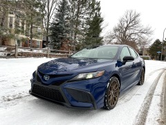 camry, toyota, 4 awesome features on the 2023 toyota camry hybrid se nightshade