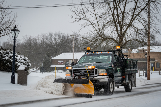 car safety, snow, winter, 4 snow plow safety tips when encountering these vehicles on the road