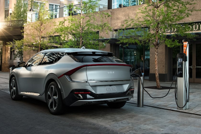 industry news, government, powerful us senator wants to ban ev tax credits over battery sourcing