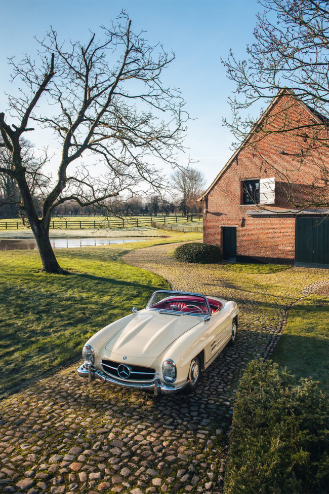Waft away the winter blues in this delightful Mercedes-Benz 300 SL Roadster