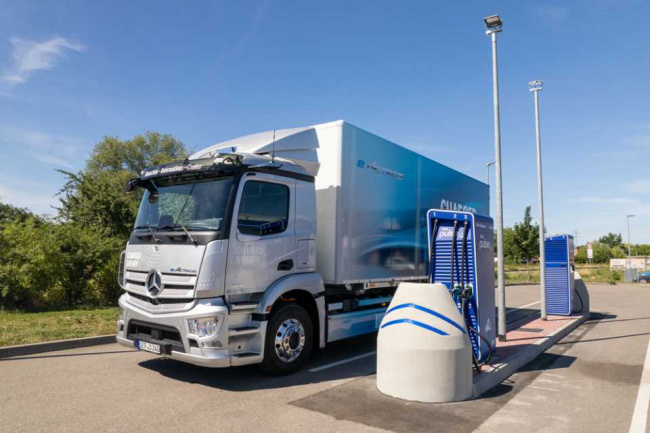 commercial, mobility, electric vehicles, ev infrastructure, charging corridor for electric trucks built on major european route
